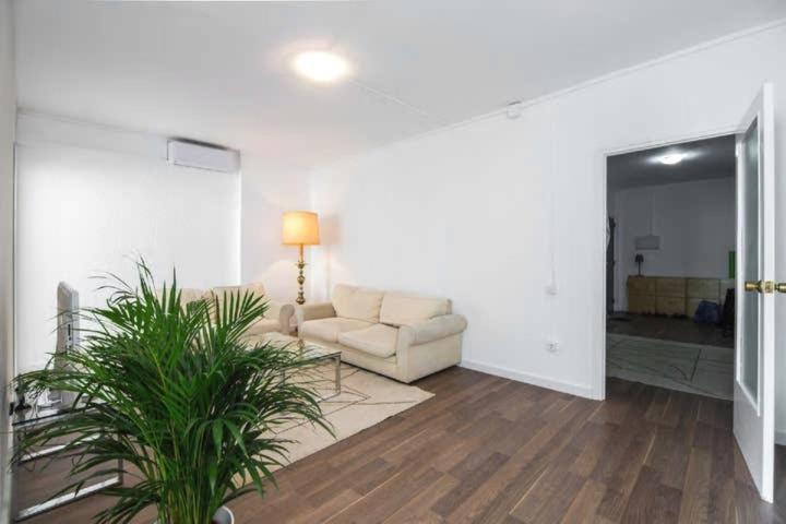 Sagarda Familia Private Sunny Room Barcelona Buitenkant foto